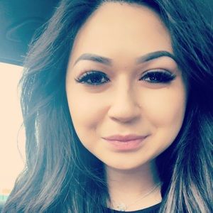 Meet your Posher, Lina